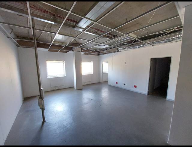 125M² OFFICE TO LET IN BEDFORDVIEW